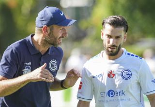 Spielen eine tolle Saison mit Ratingen: Trainer Damian Apfeld und sein zentraler Mittelfeldspieler Emre Demircan.