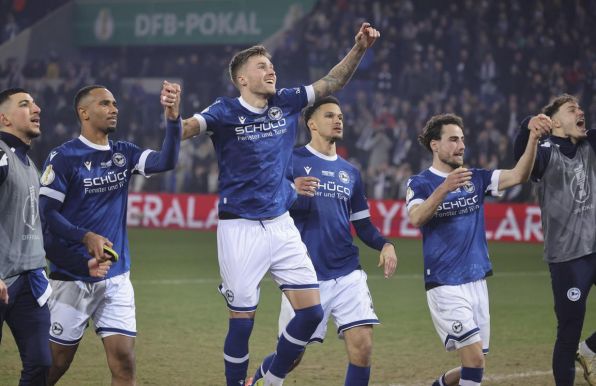 Die Spieler von Arminia Bielefeld nach dem Halbfinal-Einzug im DFB-Pokal.