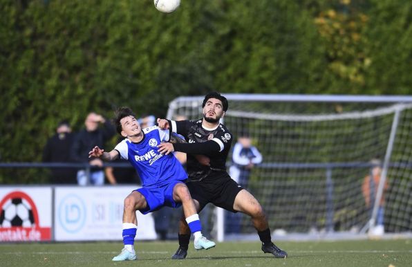 RWE II und der SV Burgaltendorf lieferten sich einen harten Fight in der Bezirksliga Niederrhein 6. 